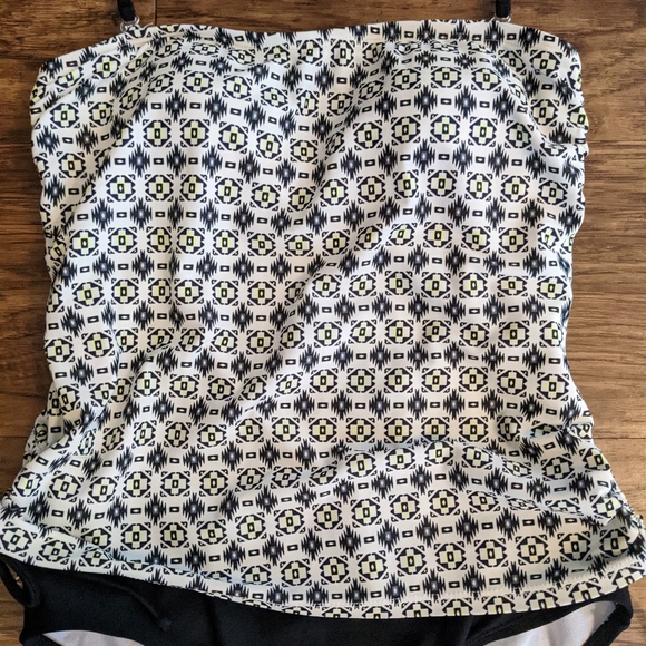 Gossip one piece Bathing suit Black and white size small - Picture 3 of 8